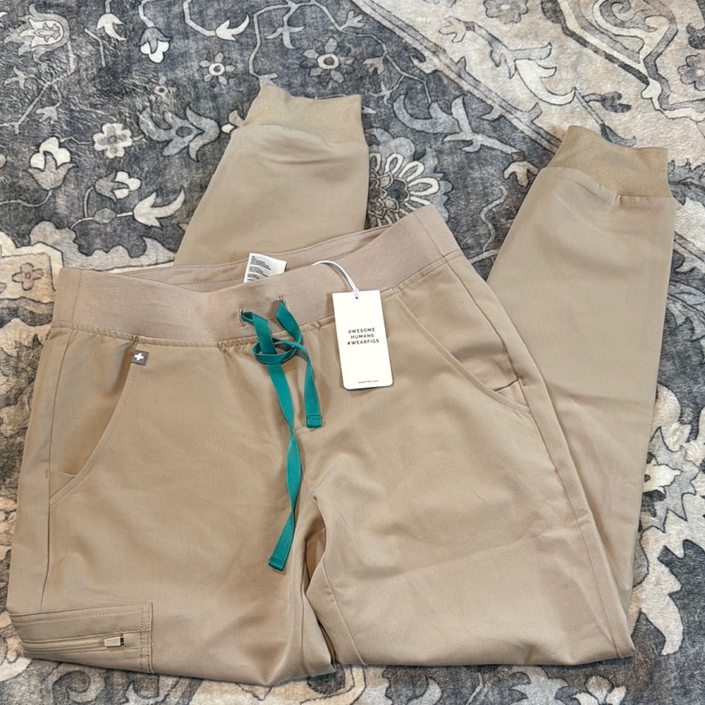 NWT Figs Zamora Scrub Joggers in Boulder
